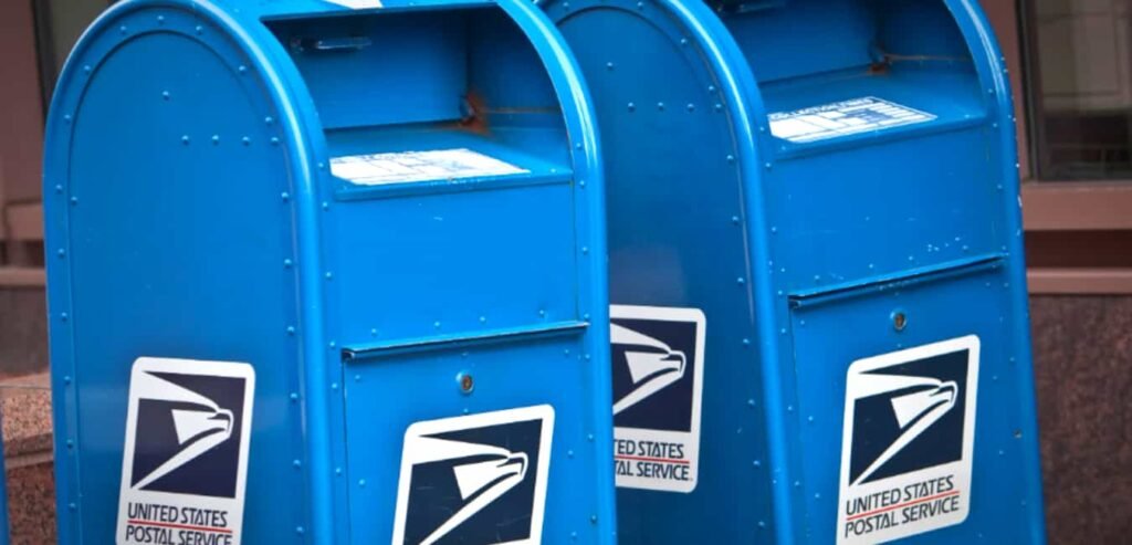 blue mailbox near me to mail a letter