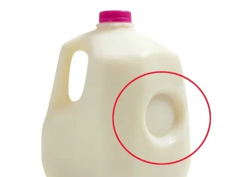 The Secret Engineering Behind the Small Circle on Your Milk Jug — A Tiny Detail with a Surprisingly Big Impact